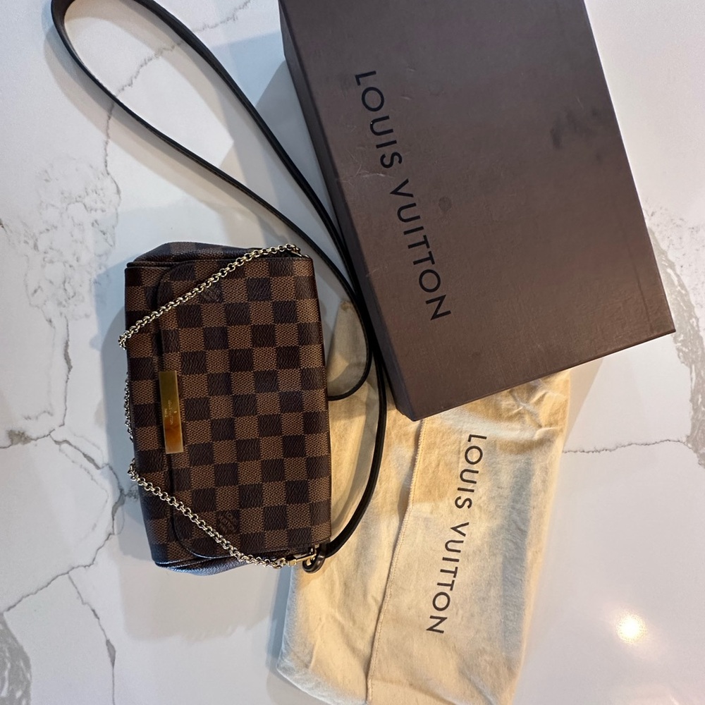 Louis Vuitton's Damier Ebene Canvas purse - Picture 6 of 13